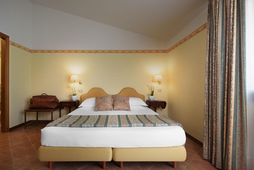 โฮเทล เรสซิเดนต์ ซานเกรโกริโอ Hotel ปีเอนซา ภายนอก รูปภาพ
